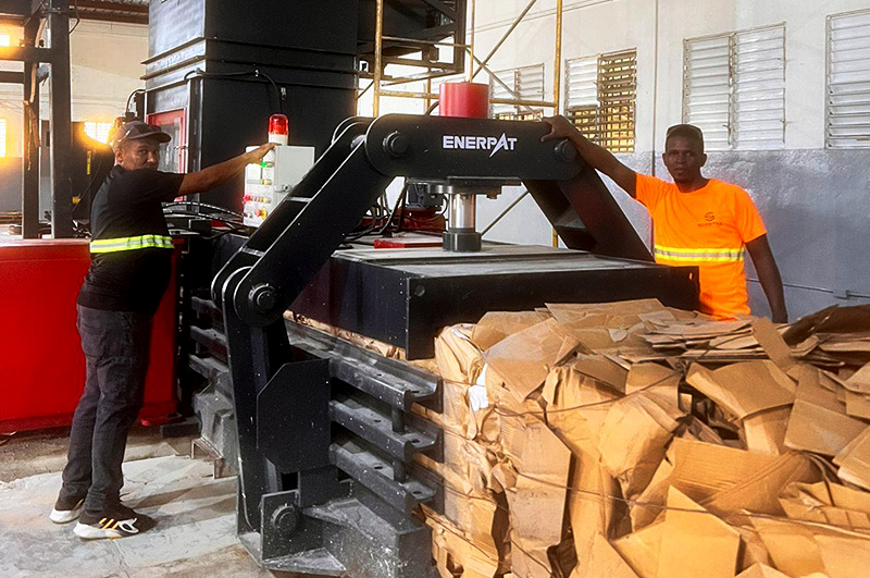 ENERPAT Fully Automatic Horizontal Baler Used for Waste Recycling in Dominica